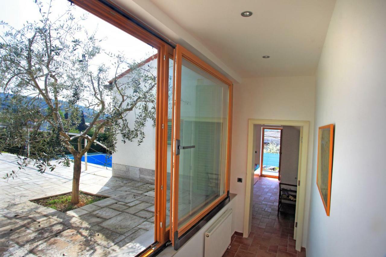 Spacious Villa In Parecag With A Swimming Pool เซโชเล ภายนอก รูปภาพ